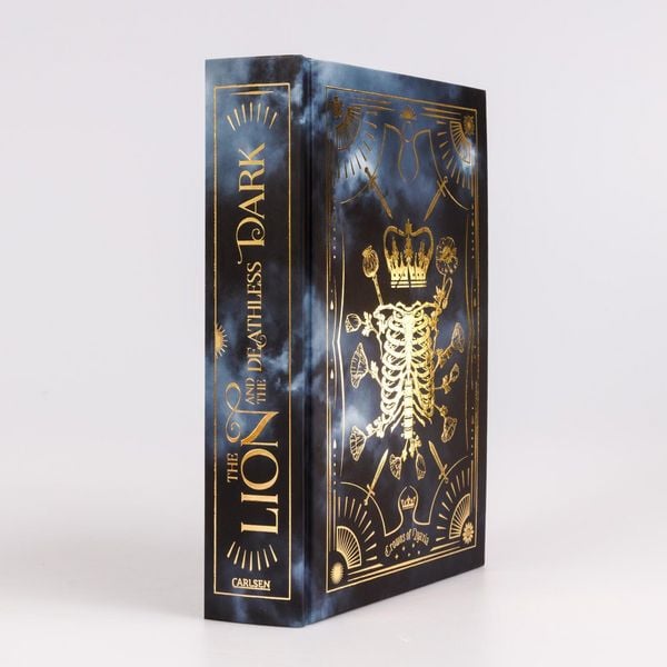 Produktbild: The Lion and the Deathless Dark (Crowns of Nyaxia 5)