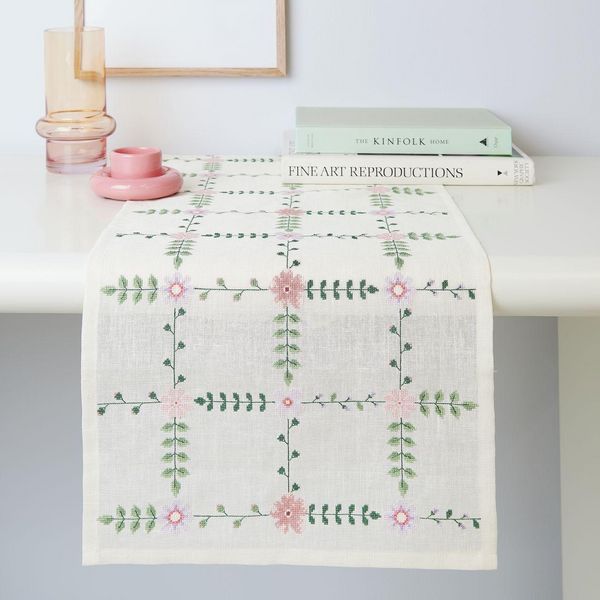 Produktbild: Stickpackung, Gez&auml;hlter Kreuzstich Tischl&auml;ufer Wiesenbl&uuml;mchen, 42 x 164 cm, 100% Leinen