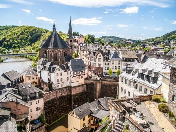 CALVENDO Puzzle Buntes Saarburg im Frühsommer | 1000 Teile Lege-Größe 64x48cm Foto-Puzzle für glückliche Stunden