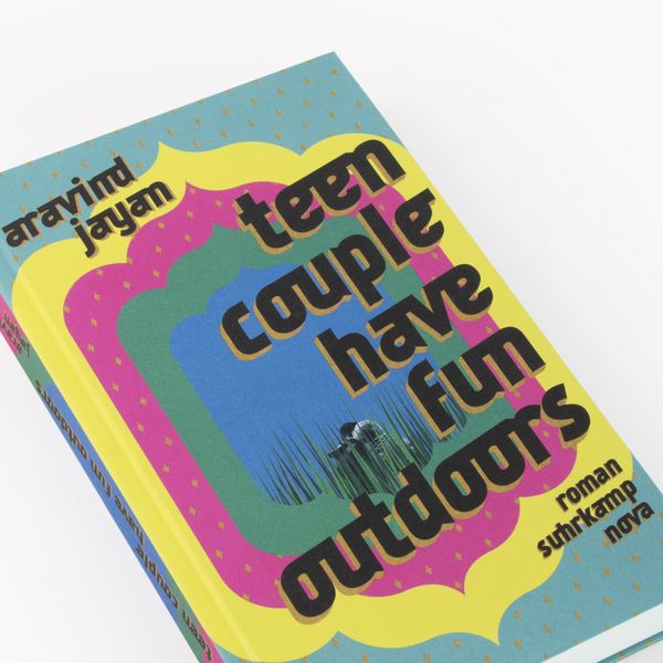 Produktbild: Teen Couple Have Fun Outdoors