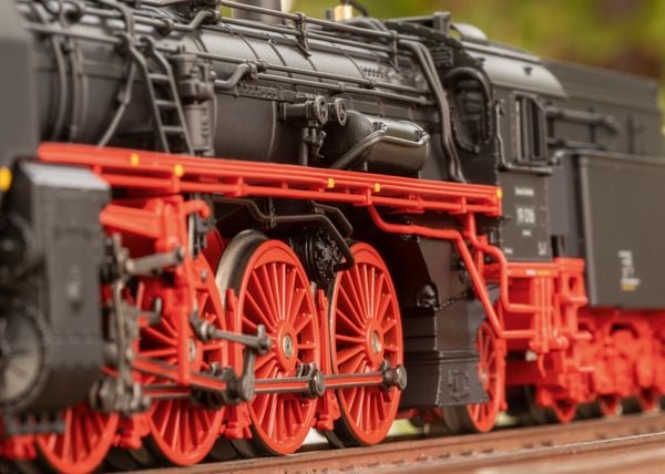 Produktbild: M&auml;rklin 038190 H0 Dampflok 19 016 DR/DDR