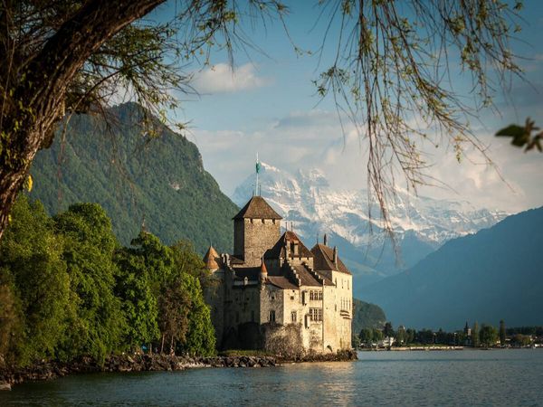 Produktbild: CALVENDO Puzzle Das Schloss Chillon | 1000 Teile Lege-Gr&ouml;&szlig;e 64x48cm Foto-Puzzle f&uuml;r gl&uuml;ckliche Stunden