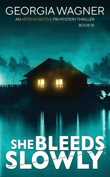Produktbild: She Bleeds Slowly