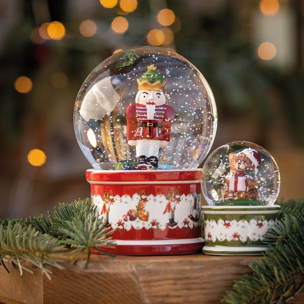 Produktbild: Villeroy & Boch Christmas Toys Schneekugel gro&szlig;, Nussknacker