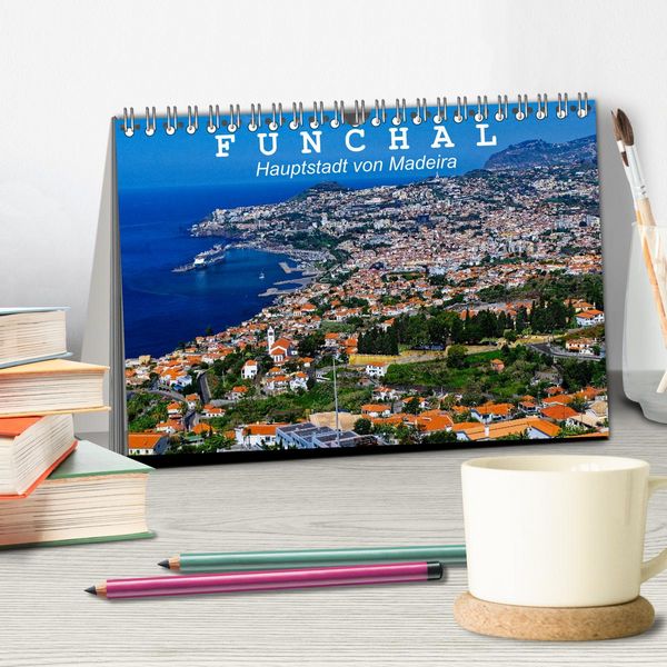 Produktbild: Funchal - Die Hauptstadt von Madeira (Tischkalender 2026 DIN A5 quer), CALVENDO Monatskalender