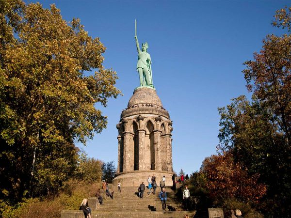 Produktbild: CALVENDO Puzzle Das Hermannsdenkmal nahe Detmold | 1000 Teile Lege-Gr&ouml;&szlig;e 64x48cm Foto-Puzzle f&uuml;r gl&uuml;ckliche Stunden