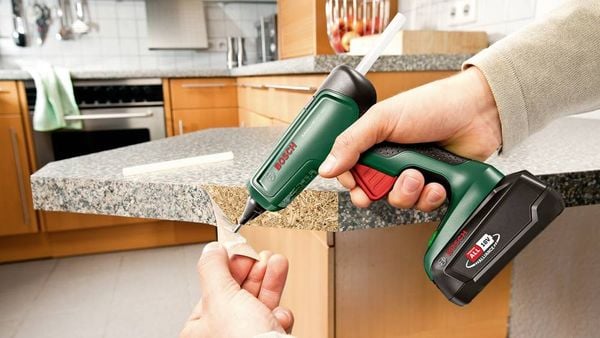 Produktbild: Bosch Home and Garden AdvancedGlue 18V Akku Hei&szlig;klebepistole ohne Akku, ohne Ladeger&auml;t 11 mm 18 V 1 St.