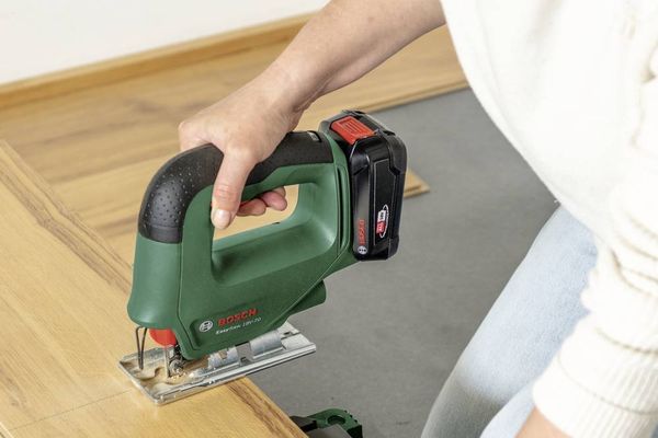 Produktbild: Bosch Home and Garden EasySaw 18V-70 Akku-Stichs&auml;ge 0603012000 ohne Akku 18 V 0 Ah