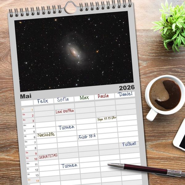 Produktbild: Familienplaner 2026 - Distant Luminosity: Eine fotografische Reise durch das Universum mit 5 Spalten (Wandkalender, 21 x 45 cm) CALVENDO