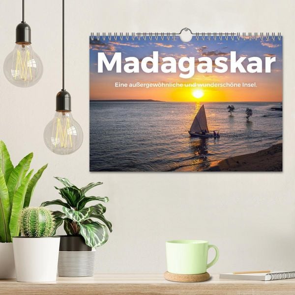 Produktbild: Madagaskar - Eine au&szlig;ergew&ouml;hnliche und wundersch&ouml;ne Insel. (Wandkalender 2026 DIN A4 quer), CALVENDO Monatskalender