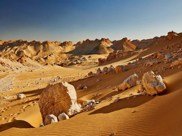 Produktbild: CALVENDO Puzzle Wuestenlandschaft an der alten Karawanenstrasse nahe der Oase Dachla, Libysche Wueste, Aegypten, Afrika | 1000 Teile Lege-Gr&ouml;&szlig;e 64x48cm Foto-Puzzle f&uuml;r gl&uuml;ckliche Stunden