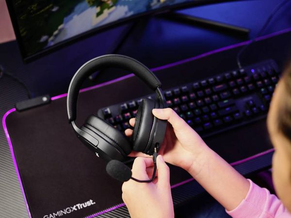 Produktbild: Trust GXT491 FAYZO Over Ear Headset Bluetooth&reg; Virtual Surround Schwarz Surround-Sound, Mikrofon-Stummschaltung, Lautst&auml;rkeregelung Gaming
