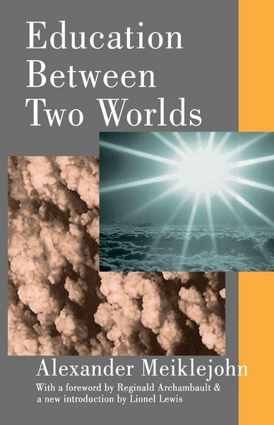 Produktbild: Education Between Two Worlds