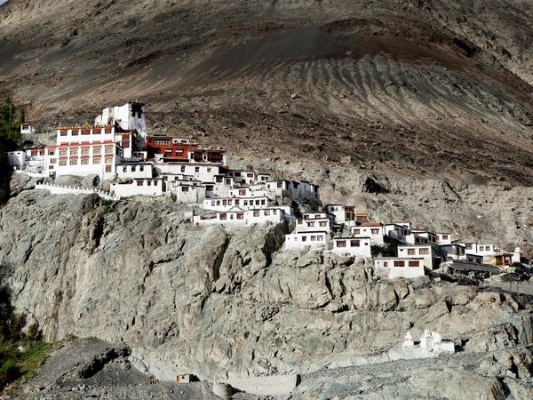Produktbild: CALVENDO Puzzle Kloster Diskit / Nubra Valley | 1000 Teile Lege-Gr&ouml;&szlig;e 64x48cm Foto-Puzzle f&uuml;r gl&uuml;ckliche Stunden