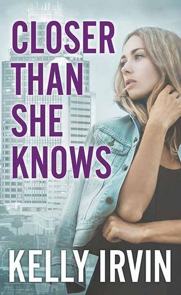 Produktbild: Closer Than She Knows