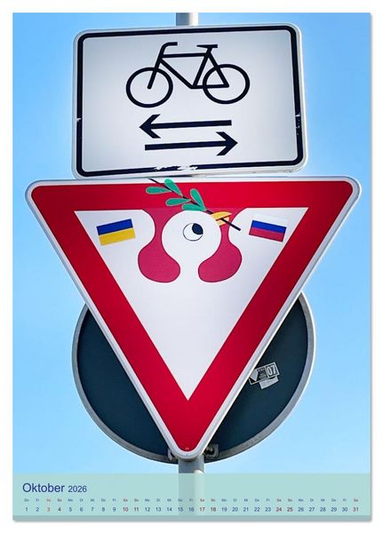 Produktbild: LUSTIGE VERKEHRSSCHILDER (Tischkalender 2026 DIN A5 hoch), CALVENDO Monatskalender