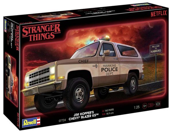Produktbild: Revell 07724 Stranger Things Jim Hopper&acute;s Chevy&reg; Blazer K5&trade; Automodell Bausatz 1:25
