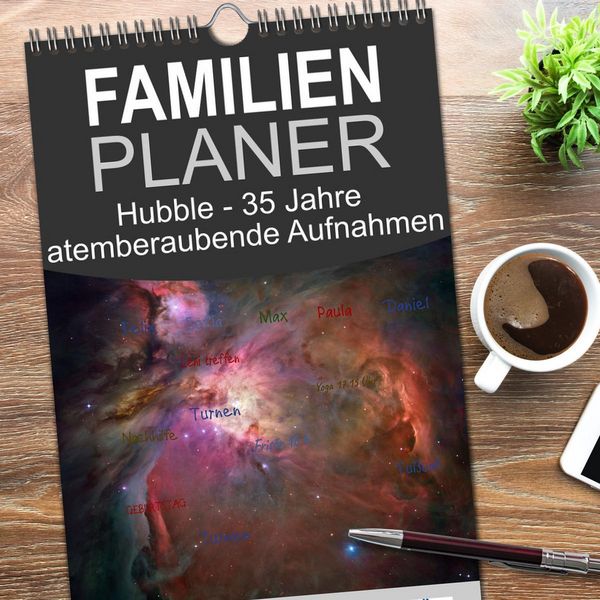 Produktbild: Familienplaner 2026 - Hubble - 35 Jahre atemberaubende Aufnahmen mit 5 Spalten (Wandkalender, 21 x 45 cm) CALVENDO