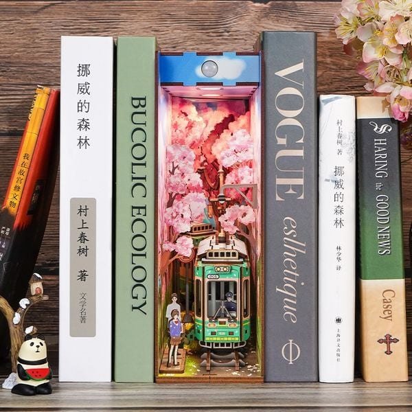 Book Nook DIY Bücherecke Sakura's Travel