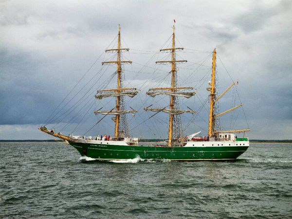 Produktbild: CALVENDO Puzzle Gro&szlig;segler "Alexander v. Humboldt II" auf der Ostsee vor Warnem&uuml;nde, Hanse Sail 2013 | 1000 Teile Lege-Gr&ouml;&szlig;e 64x48cm Foto-Puzzle f&uuml;r gl&uuml;ckliche Stunden