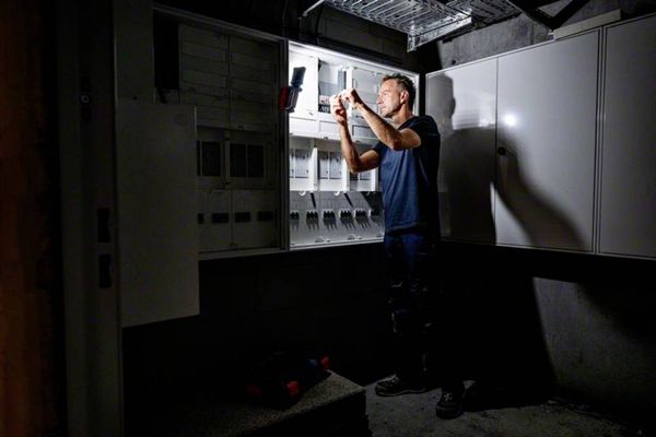 Produktbild: Bosch Professional LED Arbeitsleuchte GLI 18V-800 0601443600