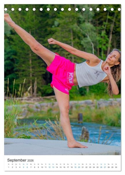 Produktbild: female fighter - Kampfsportlerinnen - pink shorts (Tischkalender 2026 DIN A5 hoch), CALVENDO Monatskalender