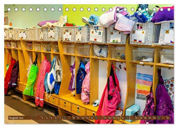 Produktbild: Traumberuf - Erzieher:innen in der Kinderkrippe (Tischkalender 2026 DIN A5 quer), CALVENDO Monatskalender