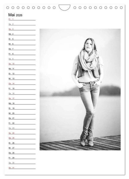 Produktbild: Mode in schwarz und wei&szlig; (Wandkalender 2026 DIN A4 hoch), CALVENDO Monatskalender