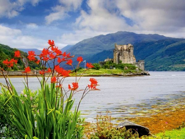 Produktbild: CALVENDO Puzzle Eilean Donan Castle bei Dornie | 1000 Teile Lege-Gr&ouml;&szlig;e 64x48cm Foto-Puzzle f&uuml;r gl&uuml;ckliche Stunden
