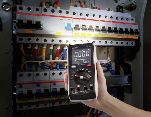 Produktbild: VOLTCRAFT VC252 Hand-Multimeter digital True RMS LoZ CAT III 600V Anzeige (Counts): 4000