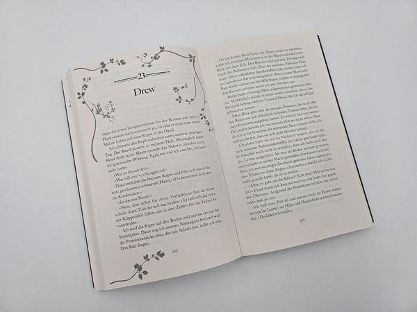 Produktbild: Rosefield Academy of Arts – The Promises We Make