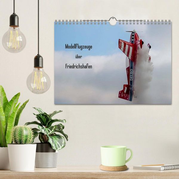 Produktbild: Modellflugzeuge &uuml;ber Friedrichshafen (Wandkalender 2026 DIN A4 quer), CALVENDO Monatskalender
