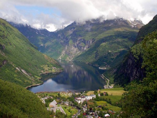 Produktbild: CALVENDO Puzzle Geiranger Fjord, Norwegen | 1000 Teile Lege-Gr&ouml;&szlig;e 64x48cm Foto-Puzzle f&uuml;r gl&uuml;ckliche Stunden
