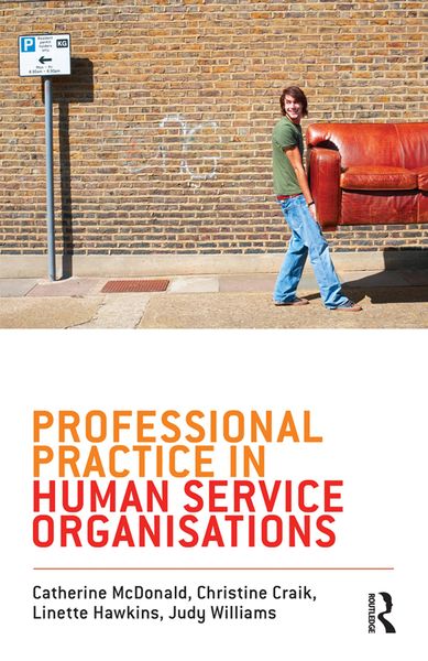 Produktbild: Professional Practice in Human Service Organisations
