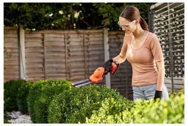 Produktbild: Black & Decker BCSS18B-XJ Akku Akku-Gartenschere Li-Ion