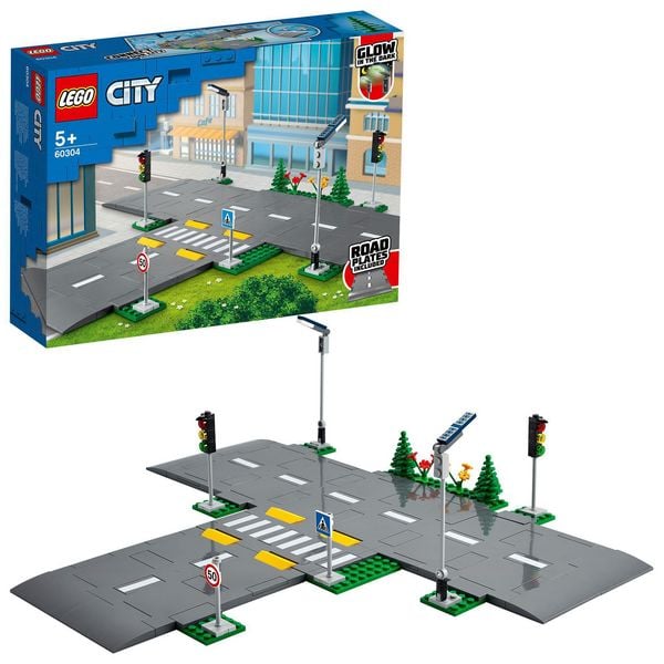 Produktbild: LEGO City 60304 Stra&szlig;enkreuzung mit Ampeln, im Dunkeln leuchtende Steine