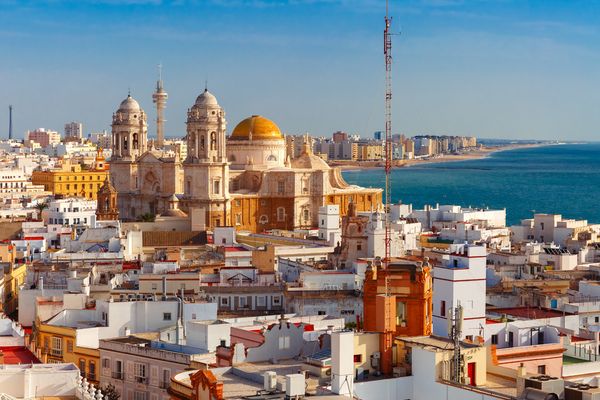Produktbild: Lais Puzzle D&auml;cher der Altstadt und die Kathedrale de Santa Cruz am Morgen vom Turm Tavira in Cadiz, Andalusien, Spanien 2000 Teile