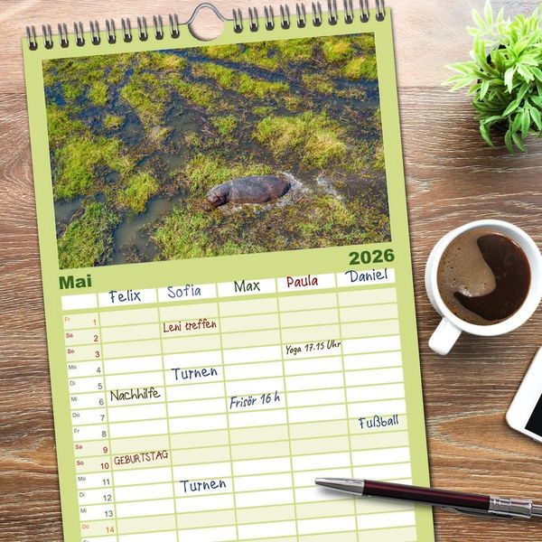 Produktbild: Familienplaner 2026 - Okavango! Atemberaubende Natursch&ouml;nheit im gr&ouml;&szlig;ten Binnendelta der Welt mit 5 Spalten (Wandkalender, 21 x 45 cm) CALVENDO