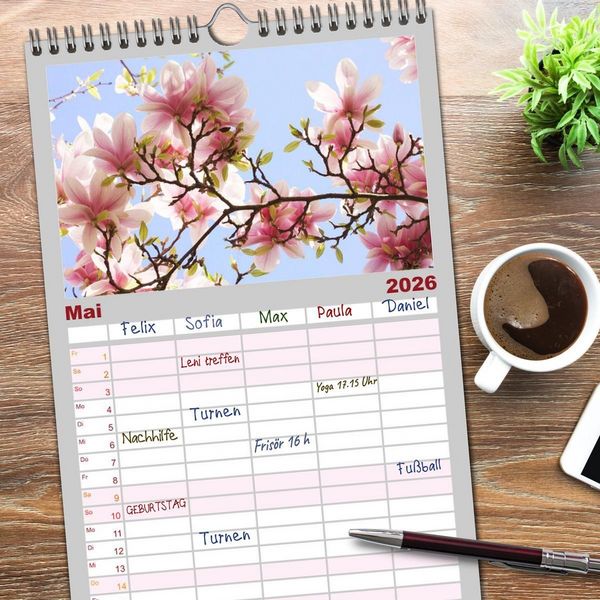 Produktbild: Familienplaner 2026 - Magnolien Ein Bl&uuml;tenrausch mit 5 Spalten (Wandkalender, 21 x 45 cm) CALVENDO
