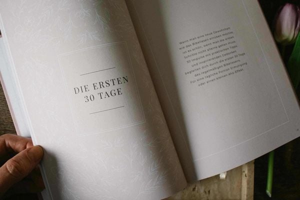 Produktbild: Bl&uuml;hende Worte. Dein Bibellese-Journal