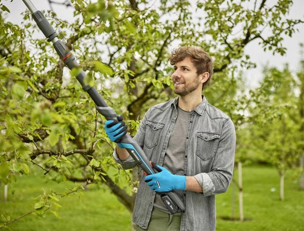 Produktbild: GARDENA 14774-55 HighCut 250/18V P4A solo Astschere