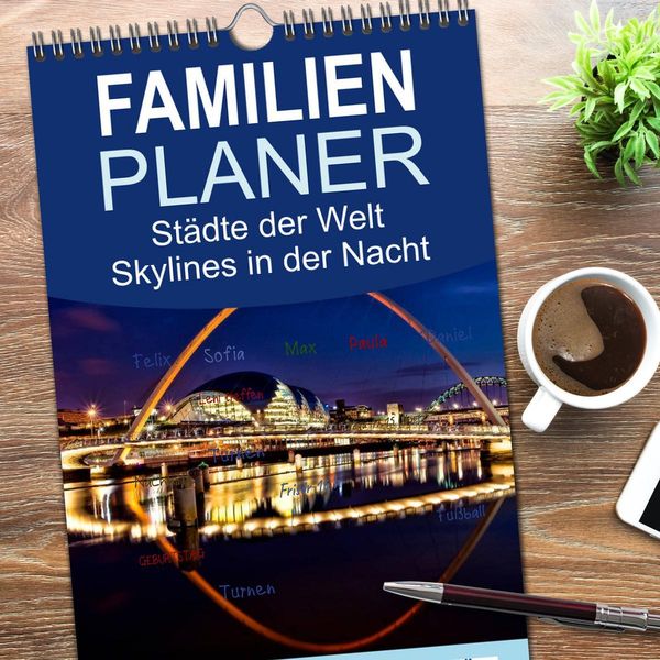 Produktbild: Familienplaner 2026 - St&auml;dte der Welt - Skylines in der Nacht mit 5 Spalten (Wandkalender, 21 x 45 cm) CALVENDO