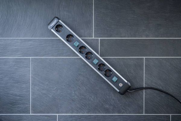 Produktbild: Brennenstuhl 1391030601 Steckdosenleiste mit Schalter Silber-Schwarz Schutzkontakt 1 St.
