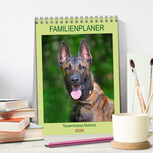 Produktbild: Familienplaner Tausendsassa Malinois (Tischkalender 2026 DIN A5 hoch), CALVENDO Monatskalender