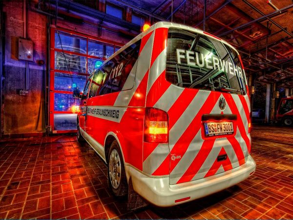 Produktbild: CALVENDO Puzzle Ein Motiv aus dem Kalender Feuerwehr Braunschweig | 1000 Teile Lege-Gr&ouml;&szlig;e 64x48cm Foto-Puzzle f&uuml;r gl&uuml;ckliche Stunden