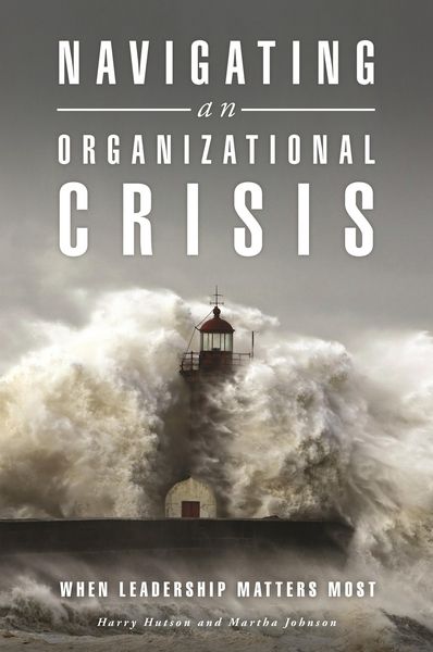 Produktbild: Navigating an Organizational Crisis