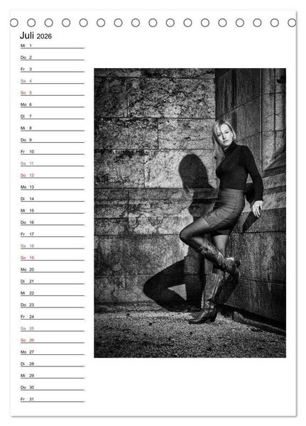Produktbild: Mode in schwarz und wei&szlig; (Tischkalender 2026 DIN A5 hoch), CALVENDO Monatskalender