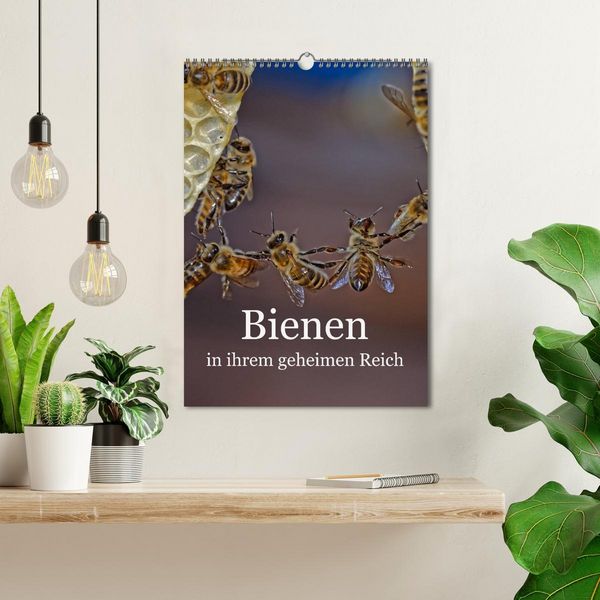 Produktbild: Bienen in ihrem geheimen Reich (Wandkalender 2026 DIN A3 hoch), CALVENDO Monatskalender