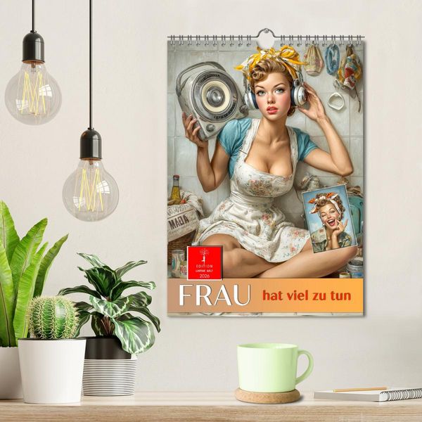 Produktbild: Frau hat viel zu tun (Wandkalender 2026 DIN A4 hoch), CALVENDO Monatskalender