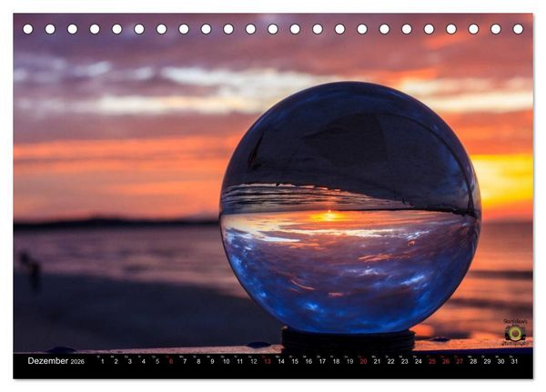 Produktbild: Glaskugel, Die Welt ist eine Kugel (Tischkalender 2026 DIN A5 quer), CALVENDO Monatskalender
